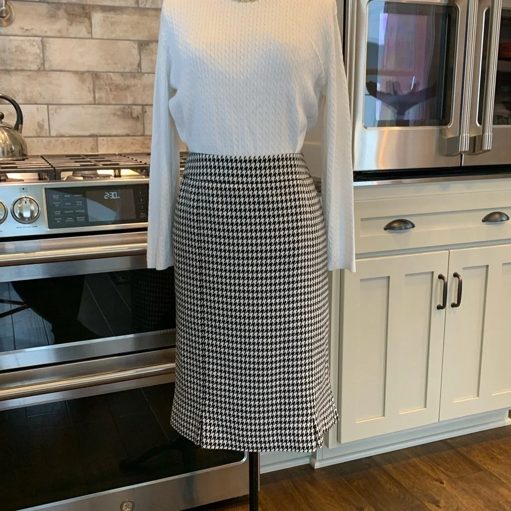 Kasper separates houndstooth pencil skirt trend 2025-2026 academia workwear